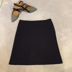 Classic black fully lined skirt